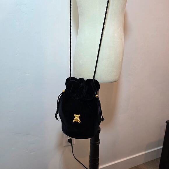 Vintage Black Velvet Bucket Bag Drawstring Gold Teddy Bear Charm Shoulder bag - Picture 6 of 8